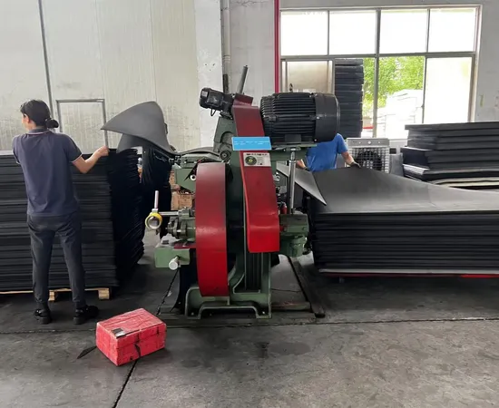 Expanded Polyethylene Material PE Rubber Foam for Roofing Eave Closures 
